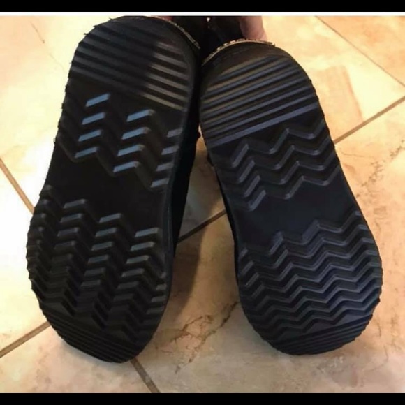 Ausland girls boots size 4.5 NWOT. Never worn! - Picture 2 of 2